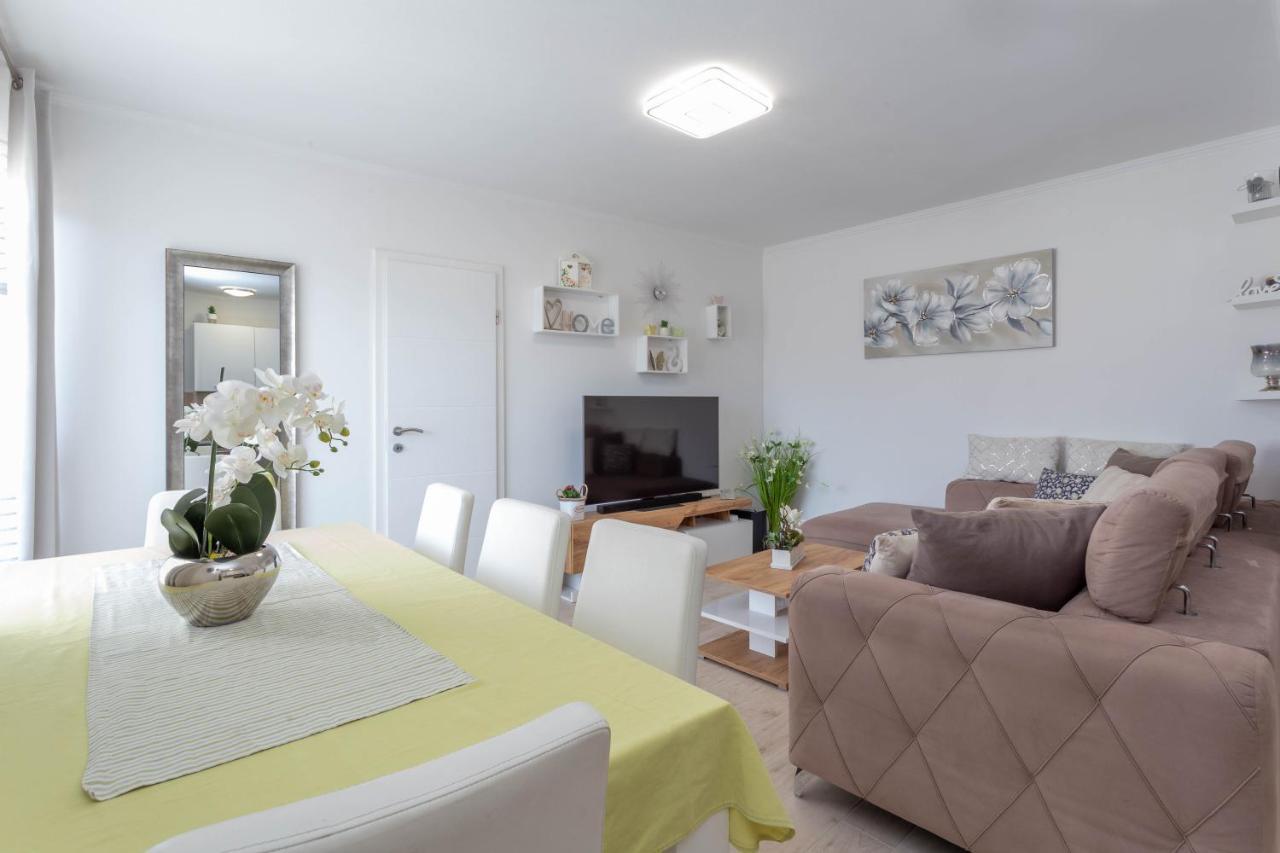 Apartments Edi - Zf Hvar Hvar Town Exterior photo